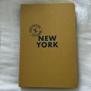 Unisex Louis Vuitton City Guide Book New York. Authentic